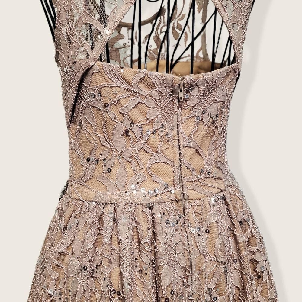 Sequins Lace Cutout Sleeveless Dress - Picture 4 of 9